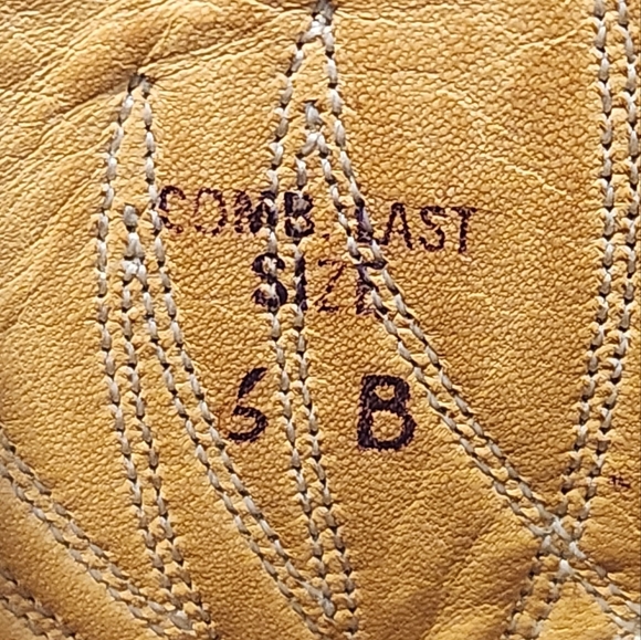 VINTAGE TAN WESTERN LEATHER JUSTIN COWBOY BOOTS SZ 6 - Picture 10 of 11